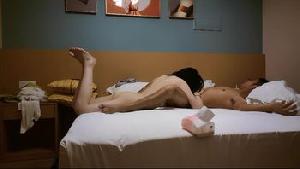 ❤️反差人妻，大高个大屁股，后入撞击很有感觉，奶子非常软，晃得就想用力抓，扣逼口交，床上用力抽插❤️